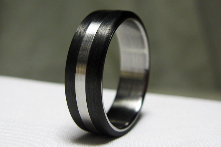 Black Tungsten Lined With Whisky Barrel White Oak Men's Wedding Band ...